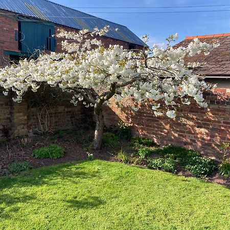 Church Farm B&B Near Telford And Ironbridge Shifnal Exteriör bild